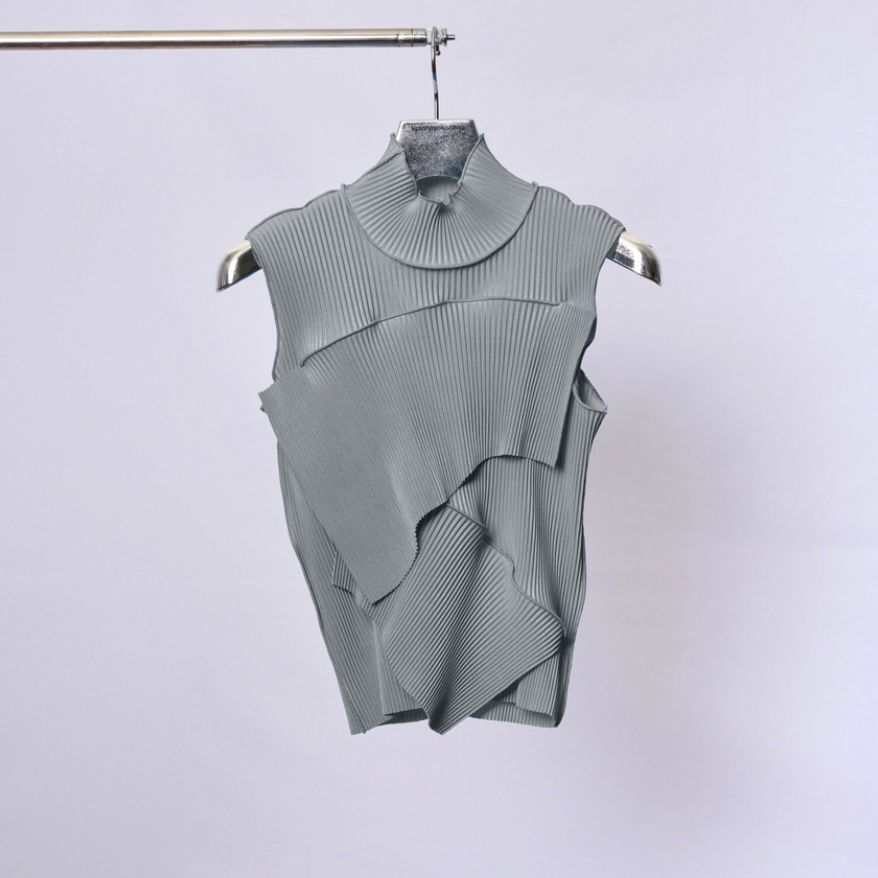 【残り一点】Todo Wave Sleeveless High Neck Top