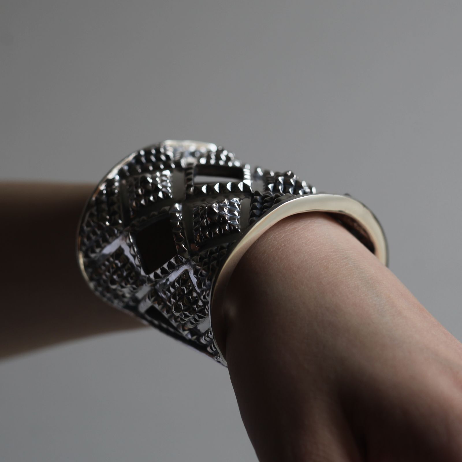 【お取り寄せ注文可能】Element Of Instinct 7 Bangle(SILVER)