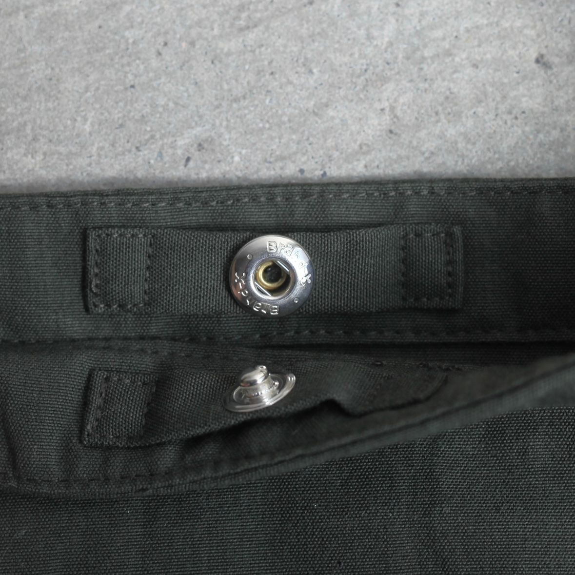 【残りわずか】Researcher Bag Small(OLIVE)