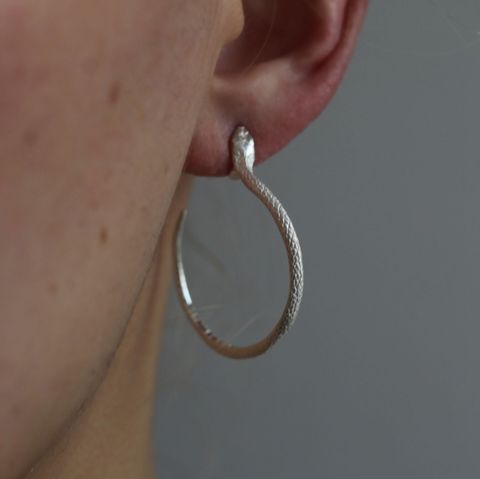 【お取り寄せ注文可能】蛇フープピアス(SILVER/左耳専用)