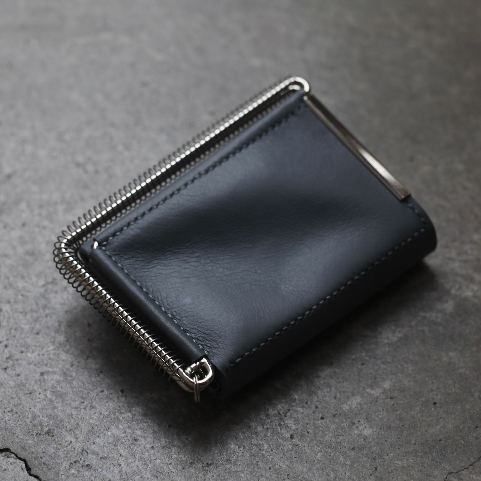 【残り一点】Coil Spring Trifold Wallet(HOOKE_LAMB)