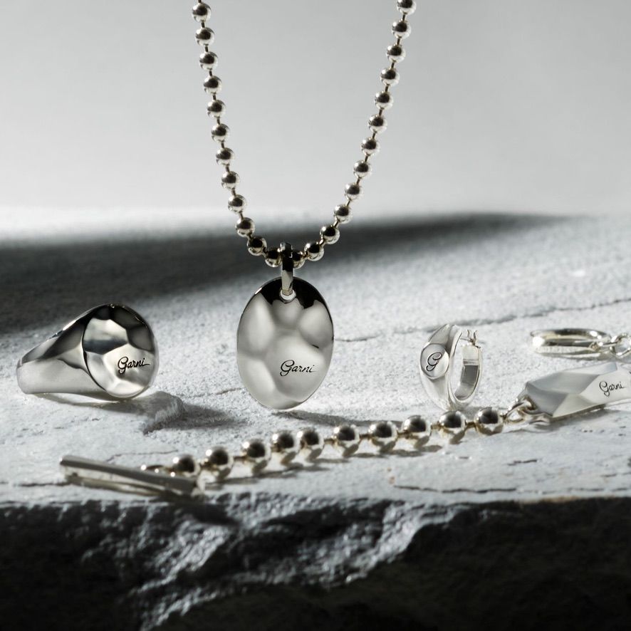【お取り寄せ注文可能】Essential Oval Pendant