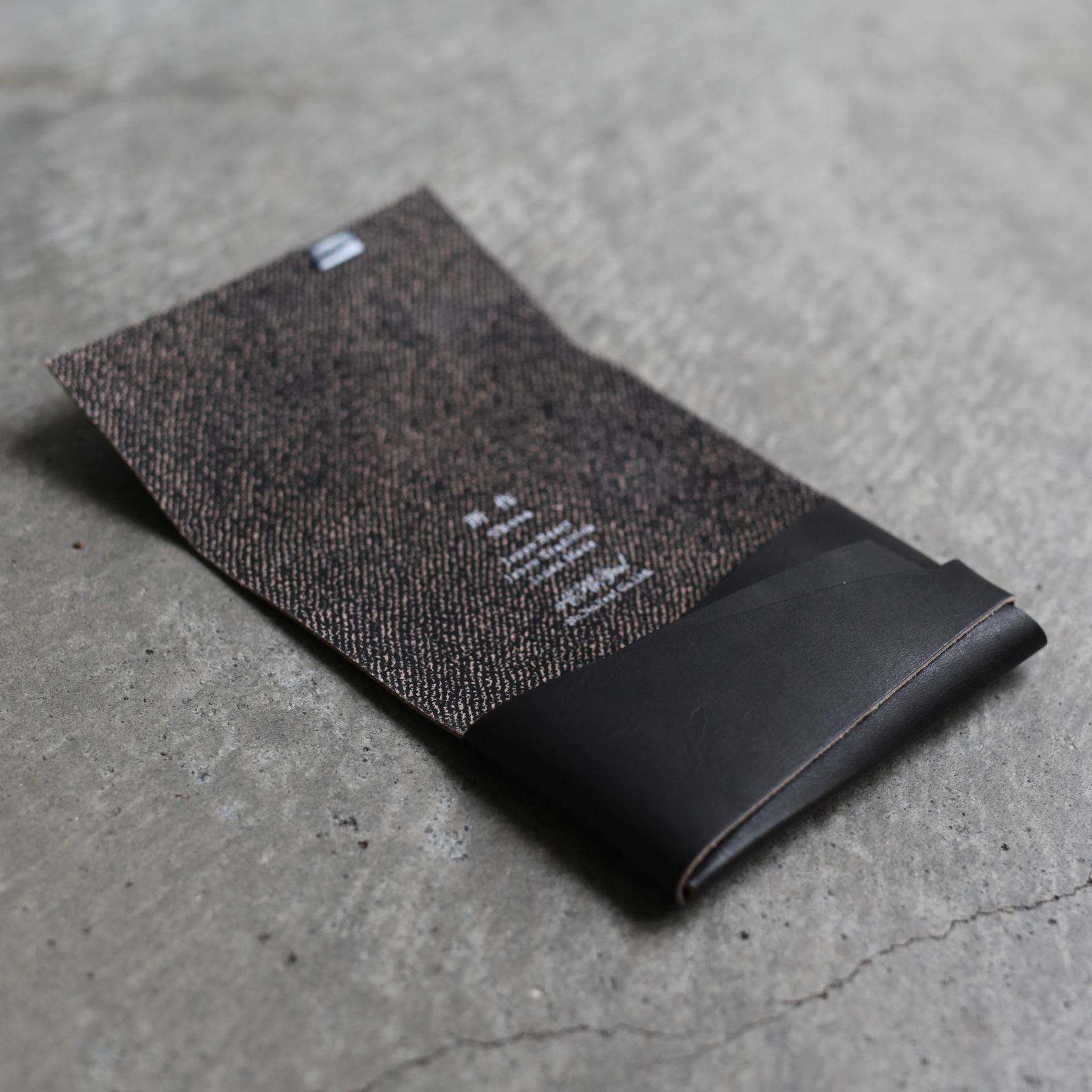 【残り一点】カードケース