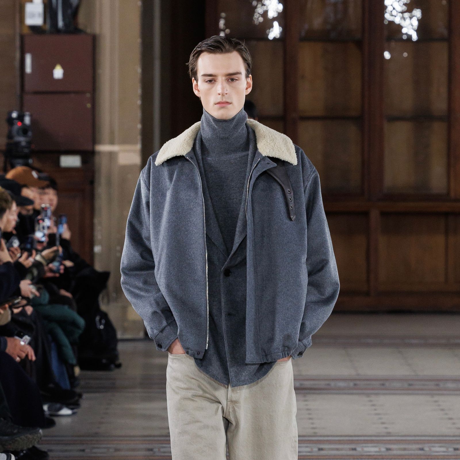 【残りわずか】Extra Fine Wool Knit Turtle Neck LS