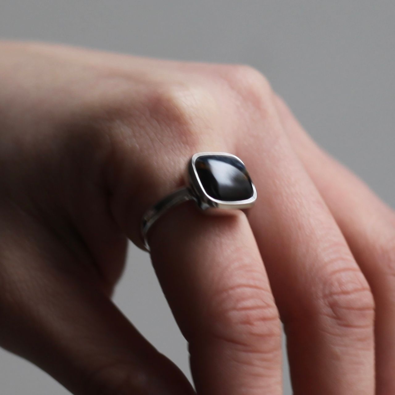【お取り寄せ注文可能】Square Cabochon Pietersite Stone Ring