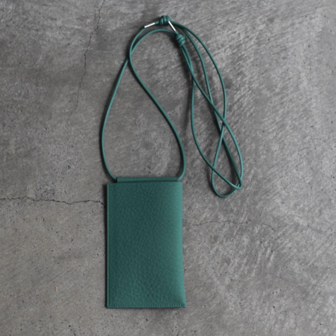 【残りわずか】Herrie Phone Pouch(DIPLO SKY)