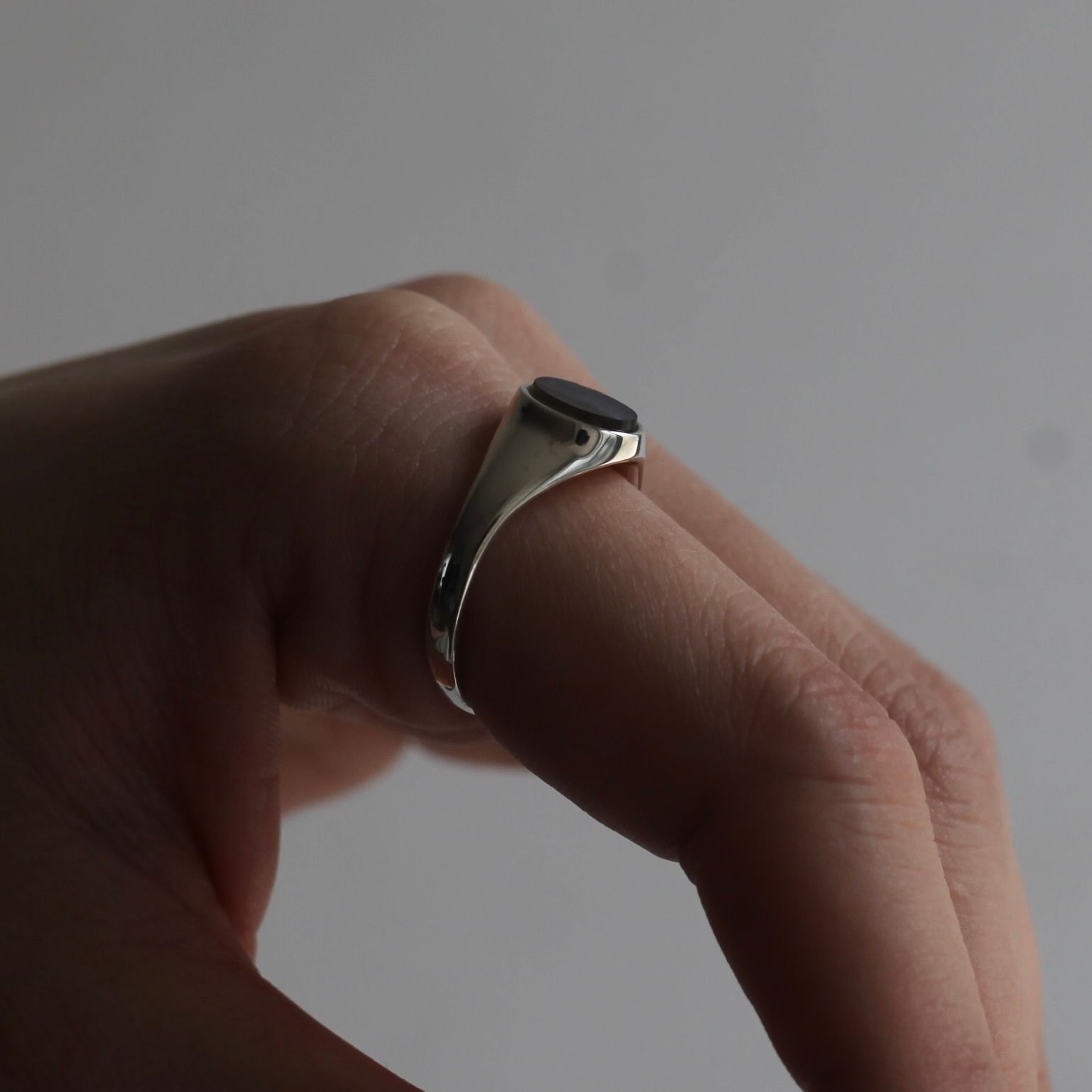 【残り一点】Signet Oval Ring S(LABRADORITE)