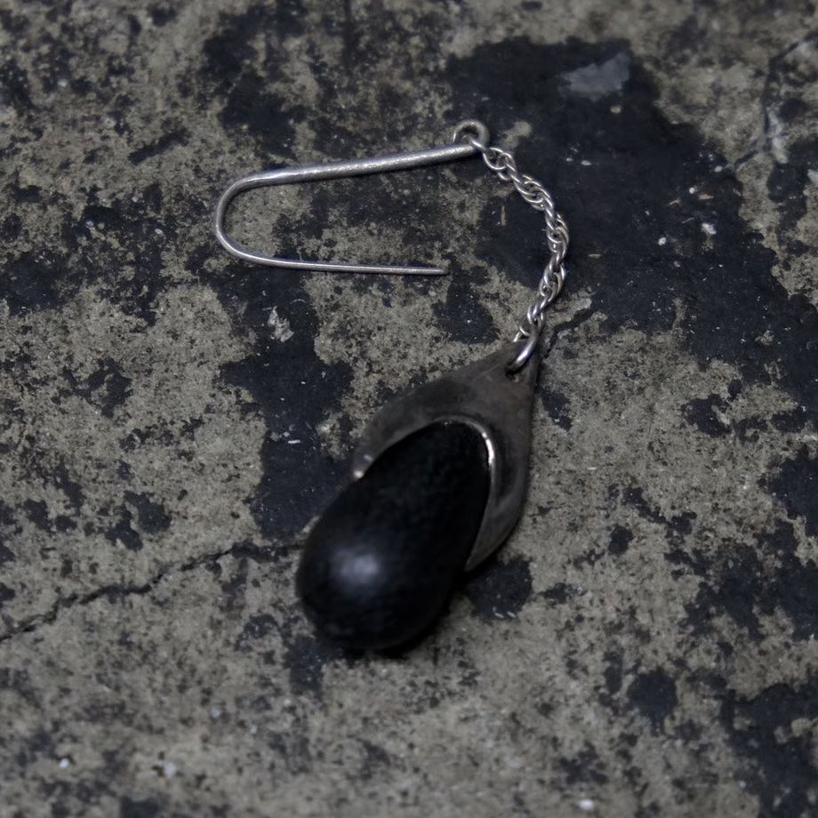 【お取り寄せ注文可能】Tear Drop Earring