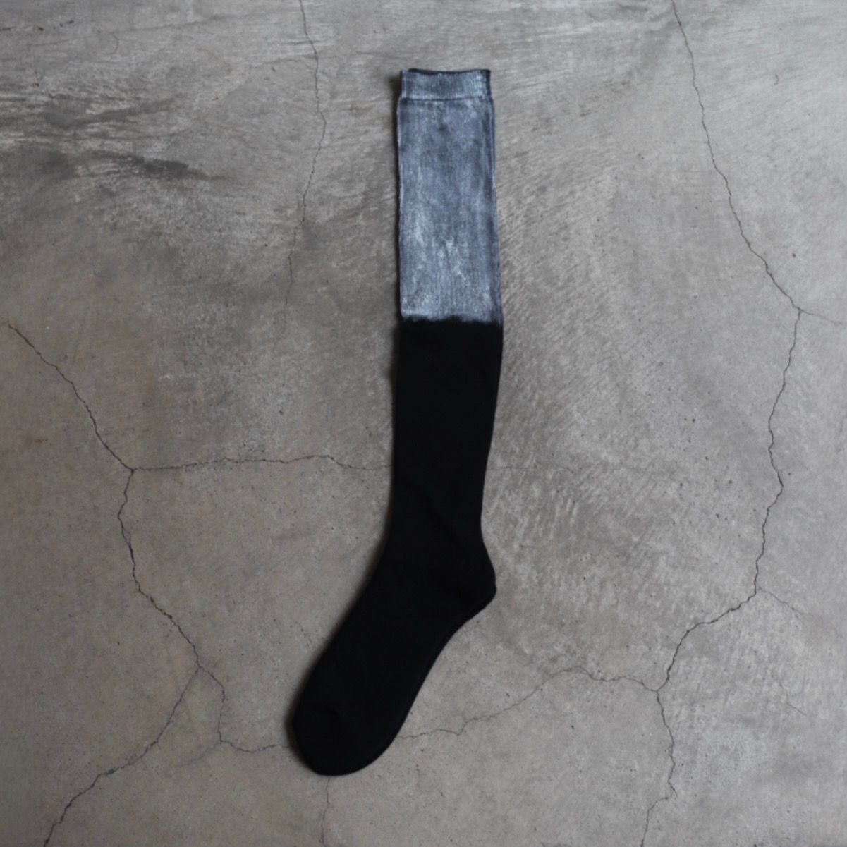 【残りわずか】Snowy Socks with Anonymous Ism