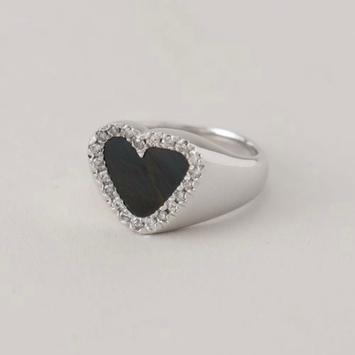 【お取り寄せ注文可能】Diamond Heart Stone Ring(BLACK×SILVER)
