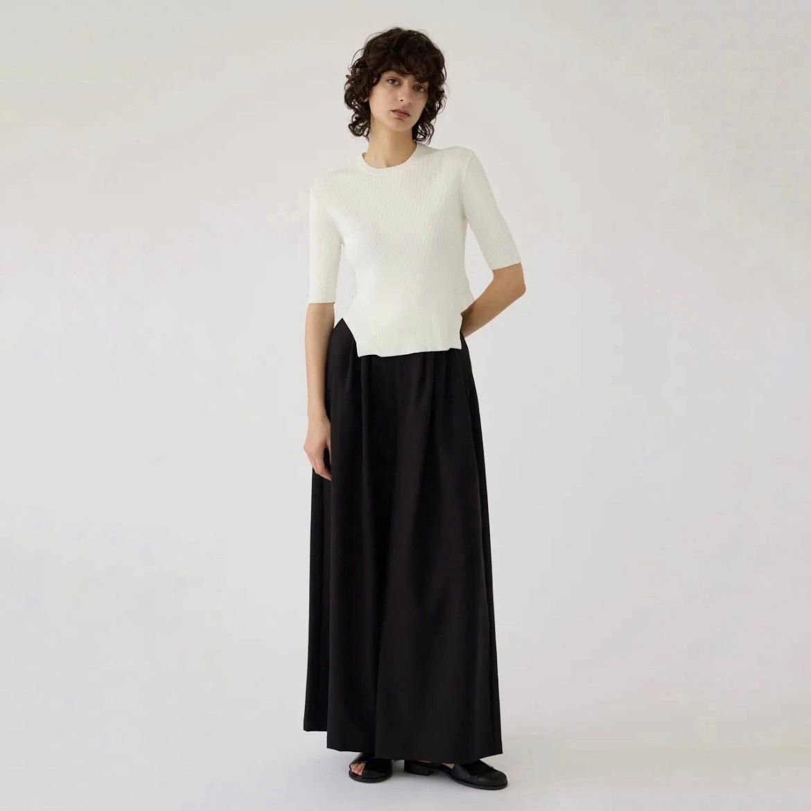 【残り一点】Round Hem Knit Tops