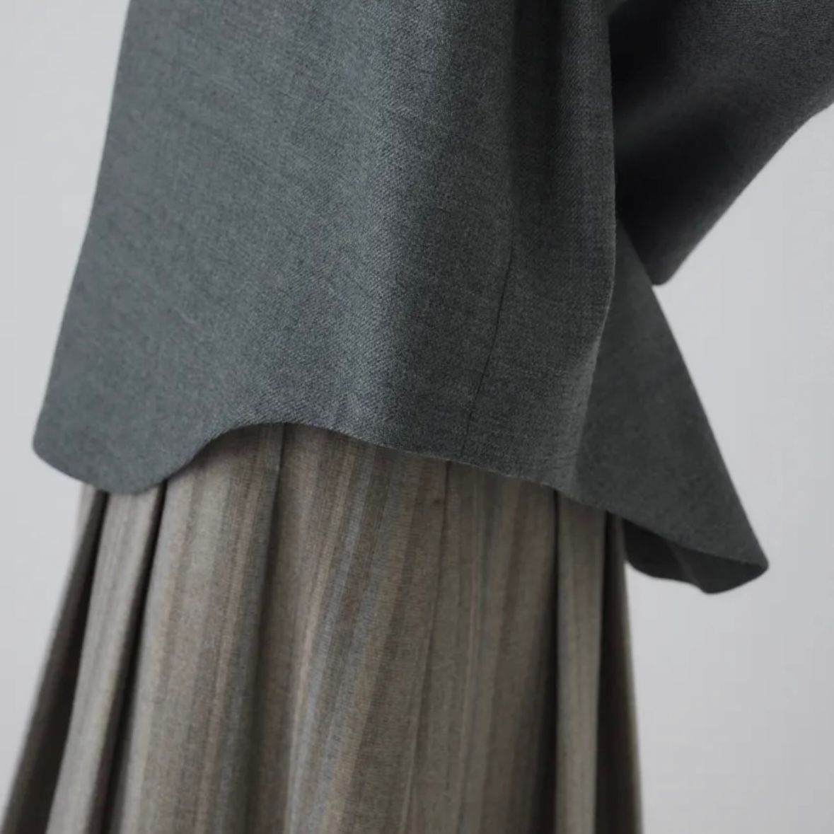 【残り一点】Wool Saxony U Curve Tops