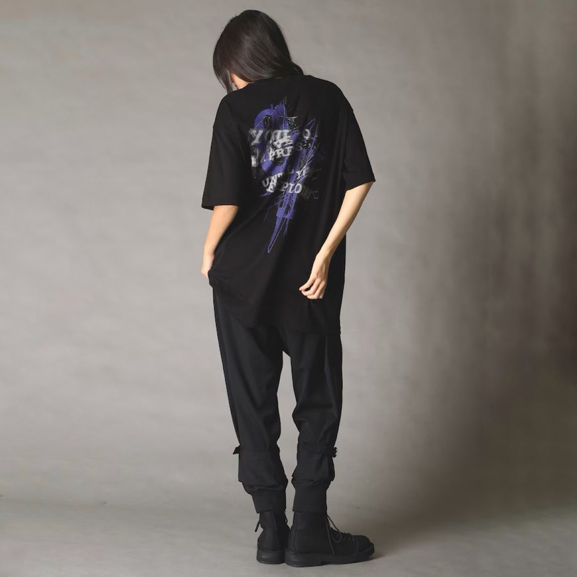 【残り一点】メッセージグラフィックカットソー