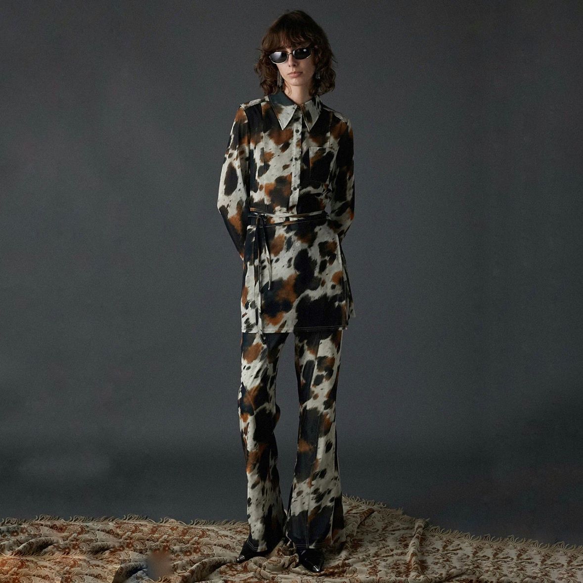 【残り一点】Cow Printed Slim Shirt