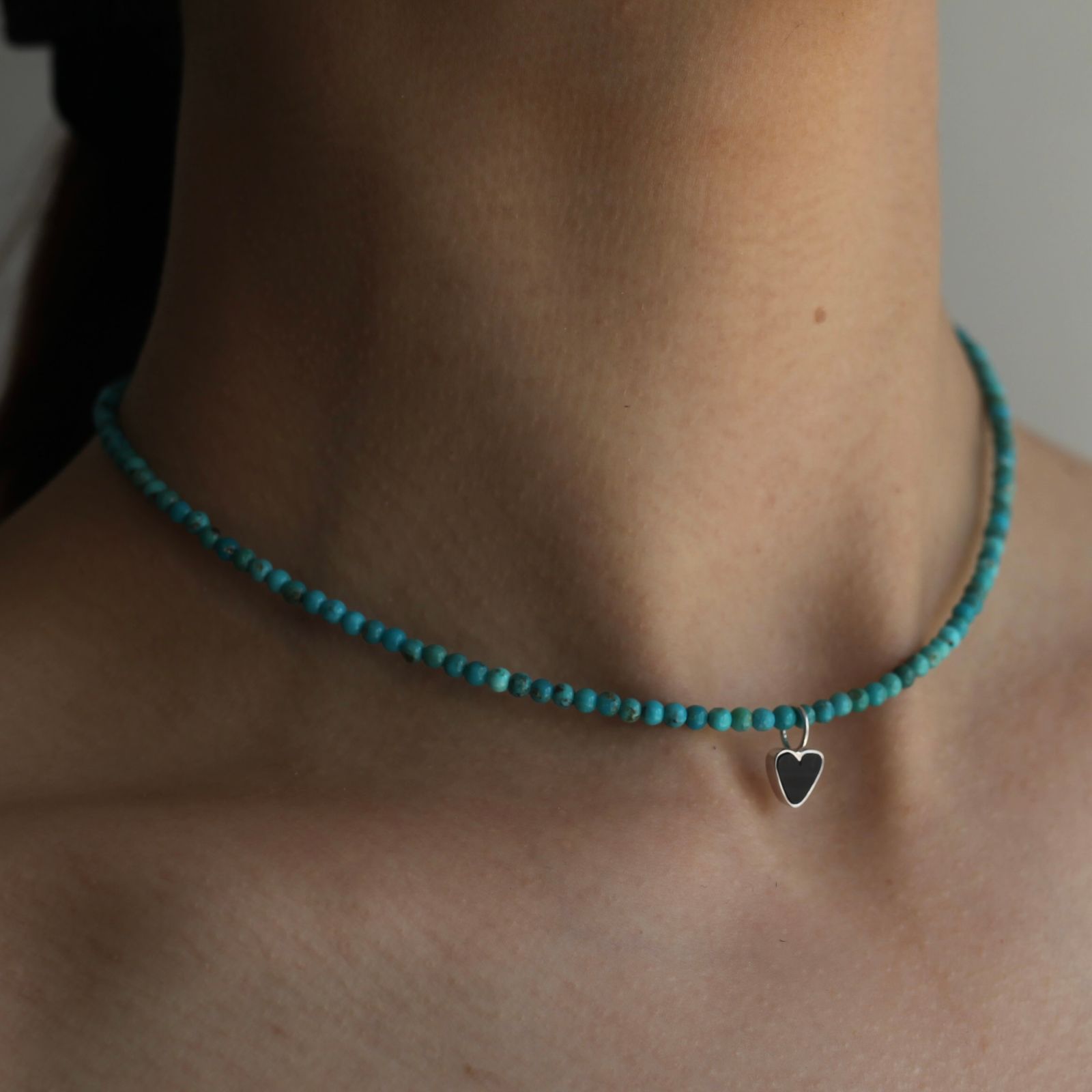【お取り寄せ注文可能】How Raw Heart Charm Round Stone Necklace