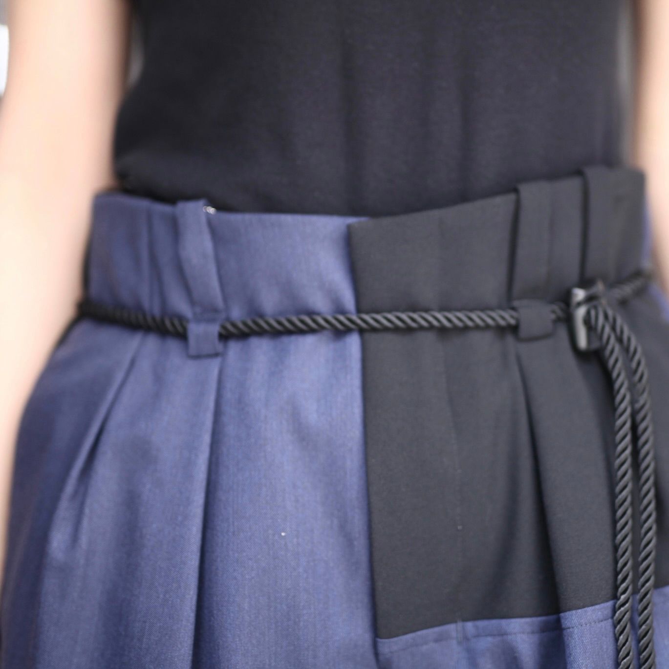 【残り一点】Bicolor Squeeze Slacks