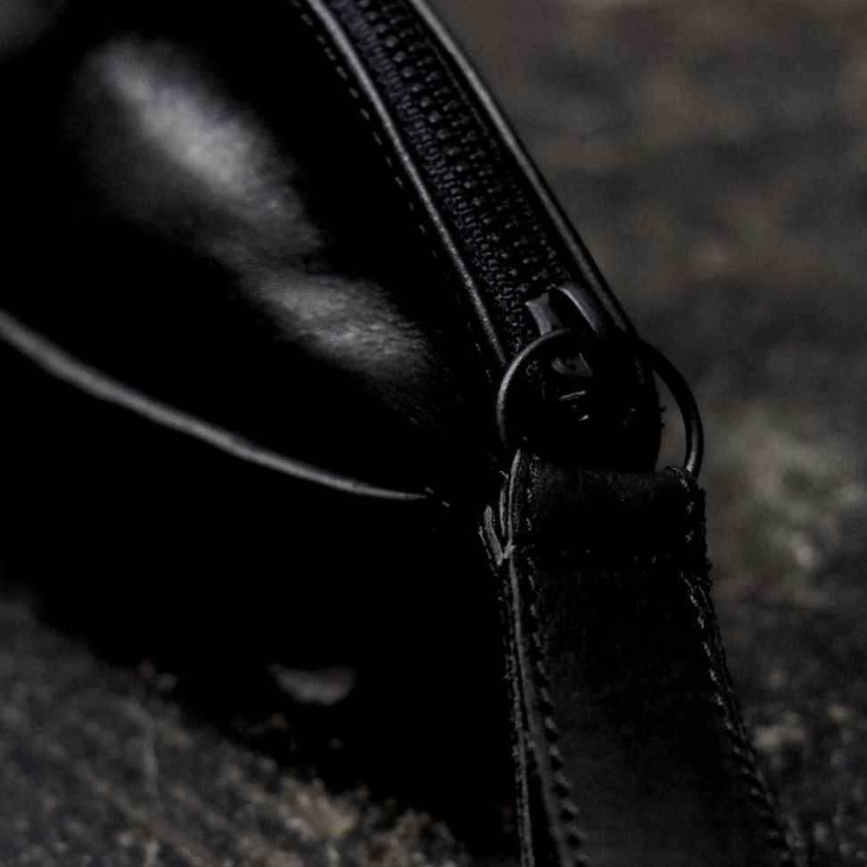 T.A.S - 【お取り寄せ注文可能】Twisted Suspend Bag | ACRMTSM ONLINE