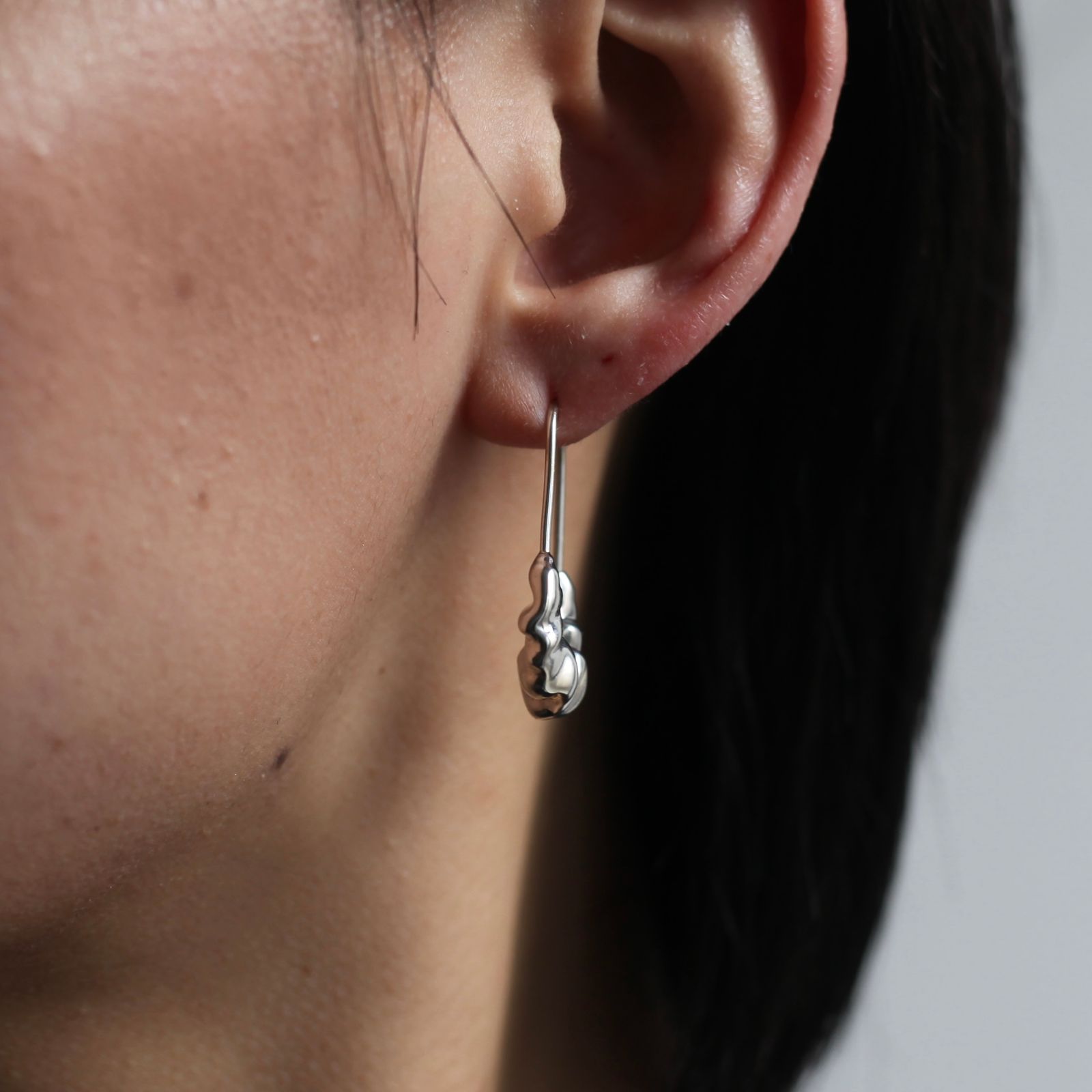 ASAMI FUJIKAWA - 【残り一点】Chouchou Small Earrings(SILVER) | ACRMTSM ONLINE  STORE