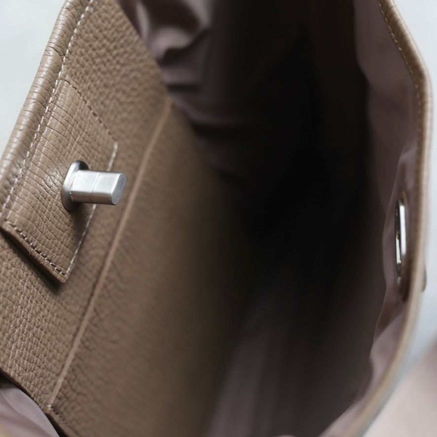 【残り一点】Twist Buckle Bag_S(TAUPE)