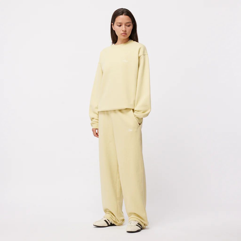 【残りわずか】Cursive Small Logo Crewneck