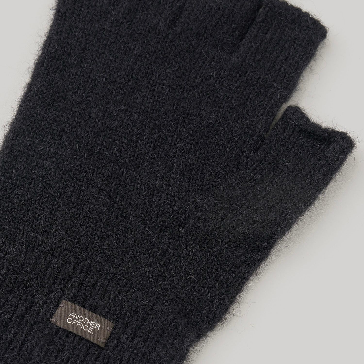 【残り一点】Mohair Fingerless Gloves