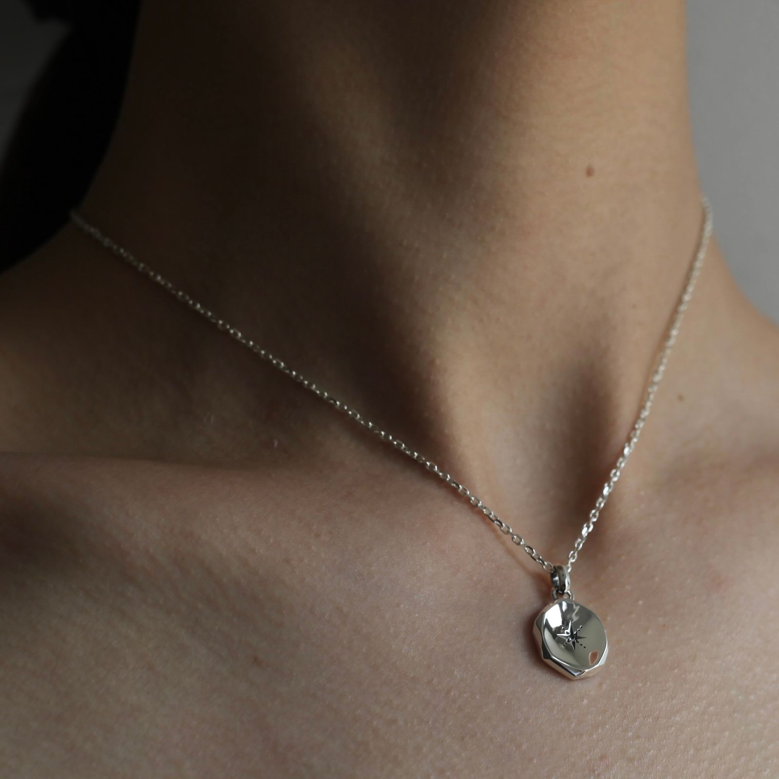 【お取り寄せ注文可能】Amulet Pendant_L(MOONSTONE)