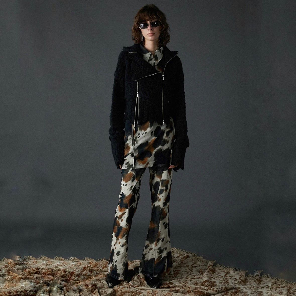 【残り一点】Cow Printed Slim Shirt