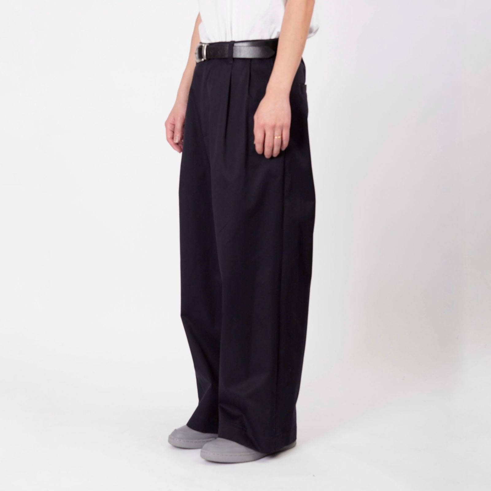 【残り一点】2Tuck Wide Chino Trousers