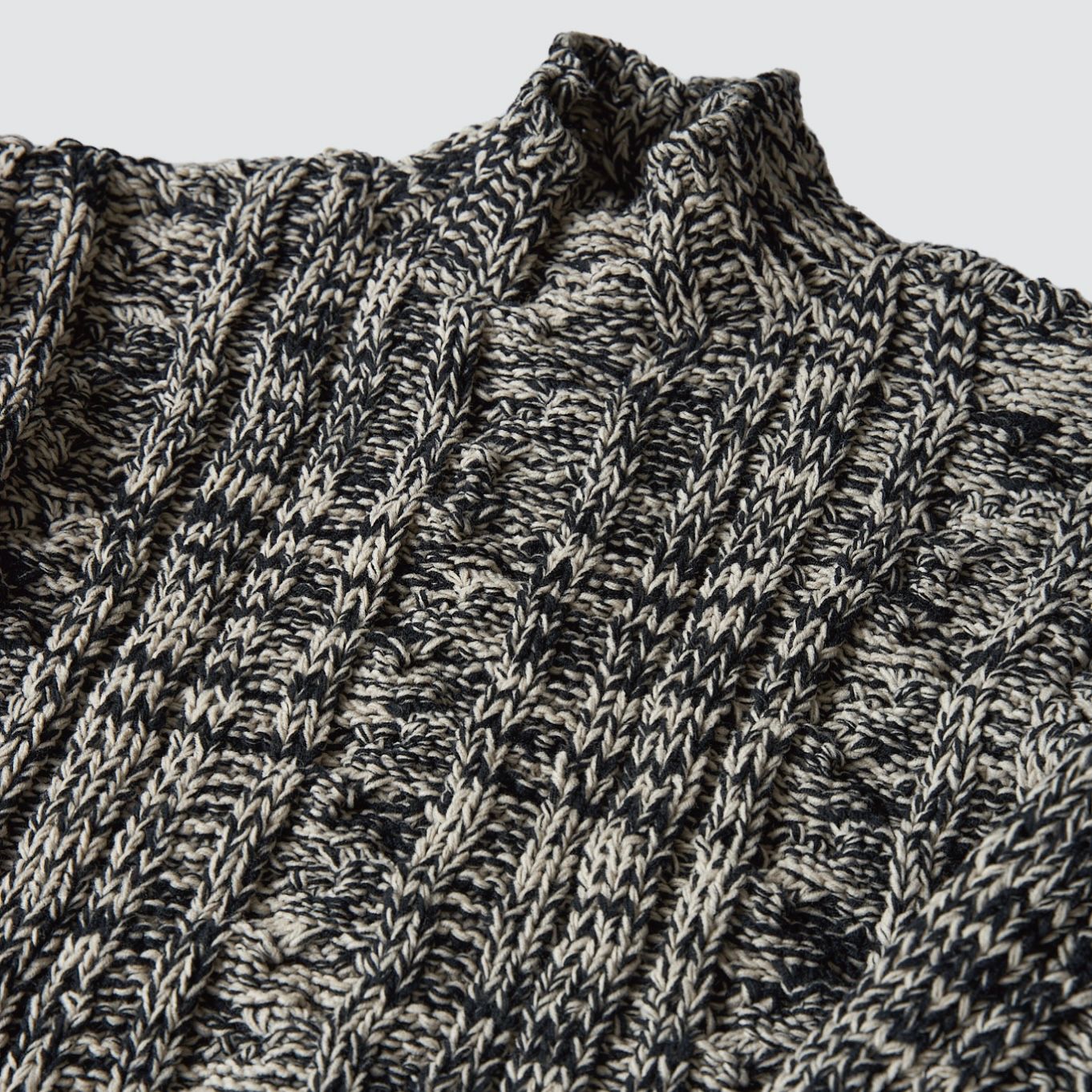 天然石ターコイズ yoke 3G Inside-Out Cable Mock Neck Knit