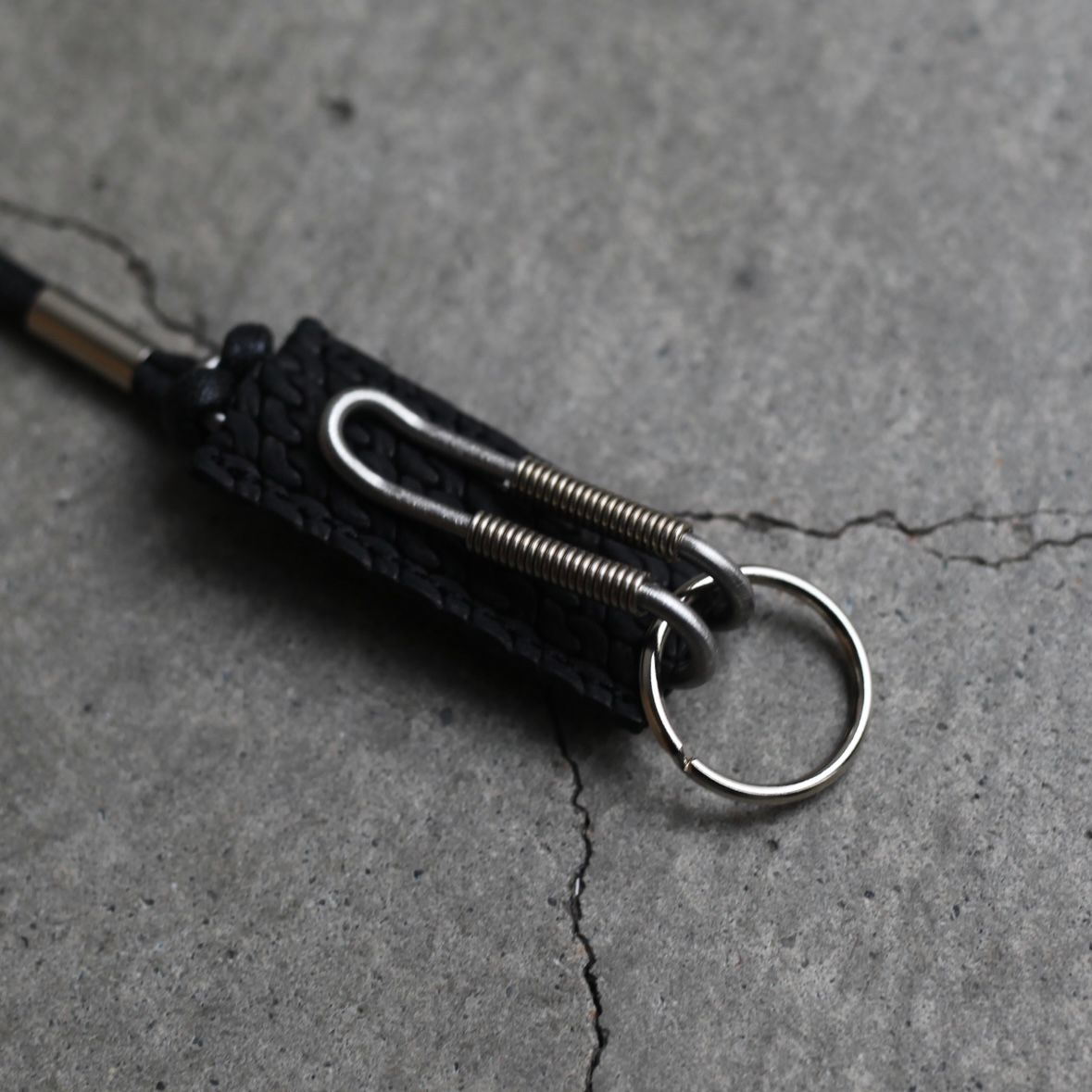 【残りわずか】Spring Clip Neck Holder(CLIX_CHAIN GRAIN)