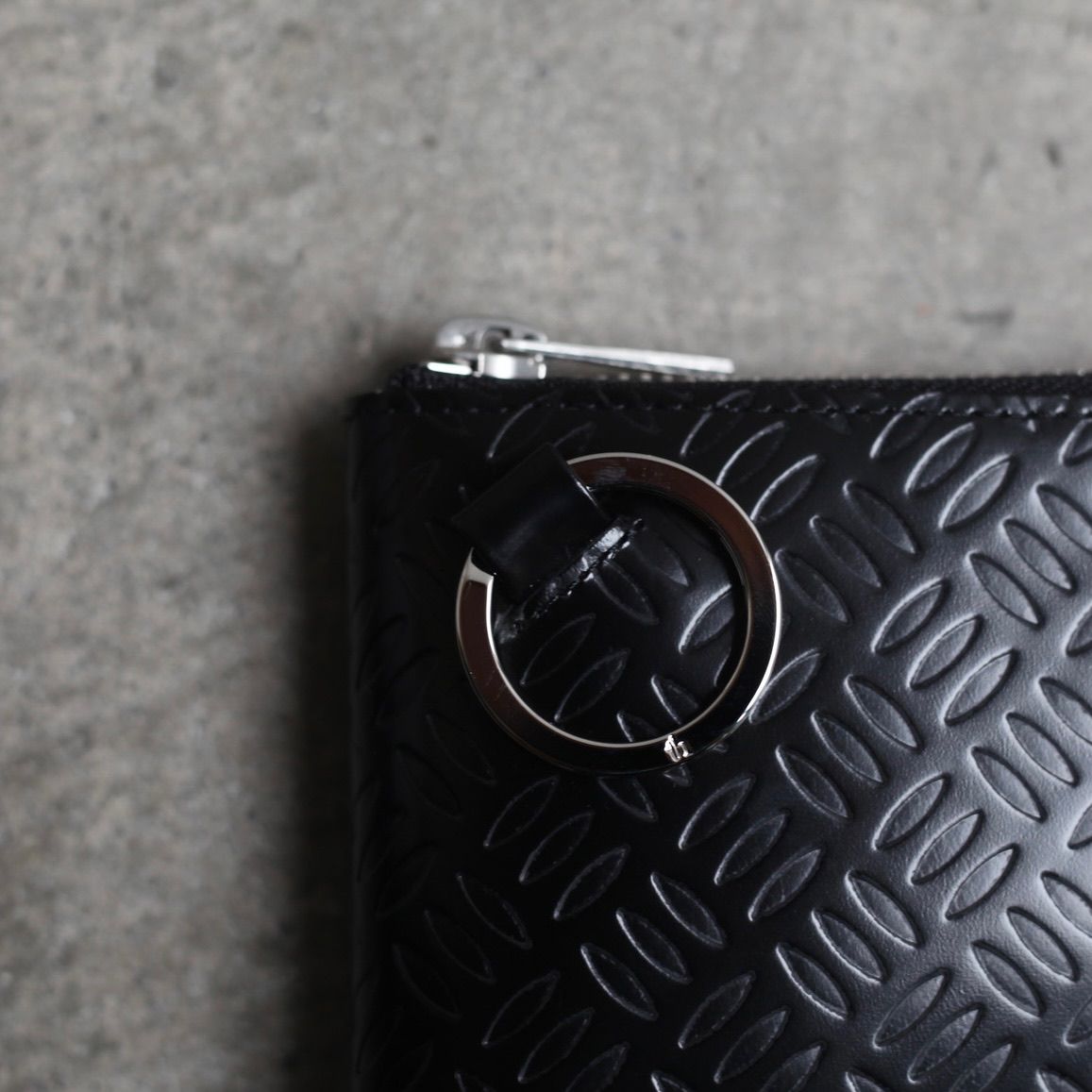 【残り一点】Embossed Zip Around Wallet