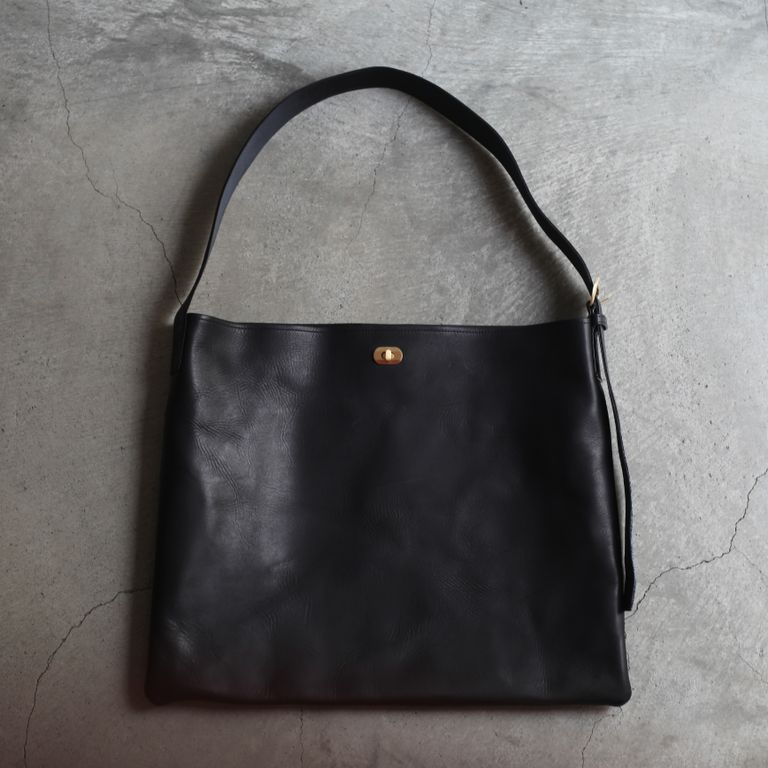 Hender Scheme - 【残りわずか】Twist Buckle Bag_L(BLACK) | ACRMTSM  