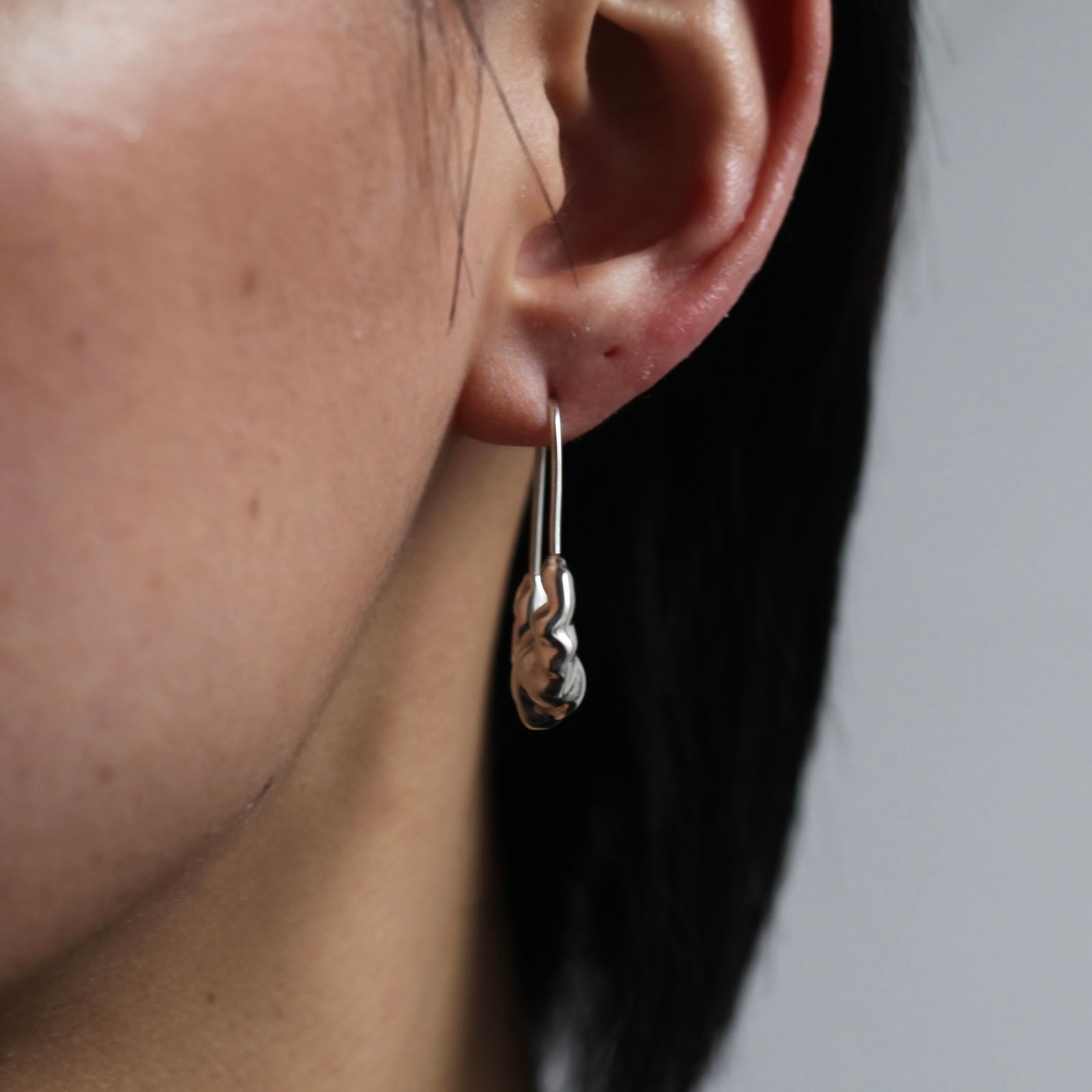 ASAMI FUJIKAWA - 【残り一点】Chouchou Small Earrings(SILVER) | ACRMTSM ONLINE  STORE