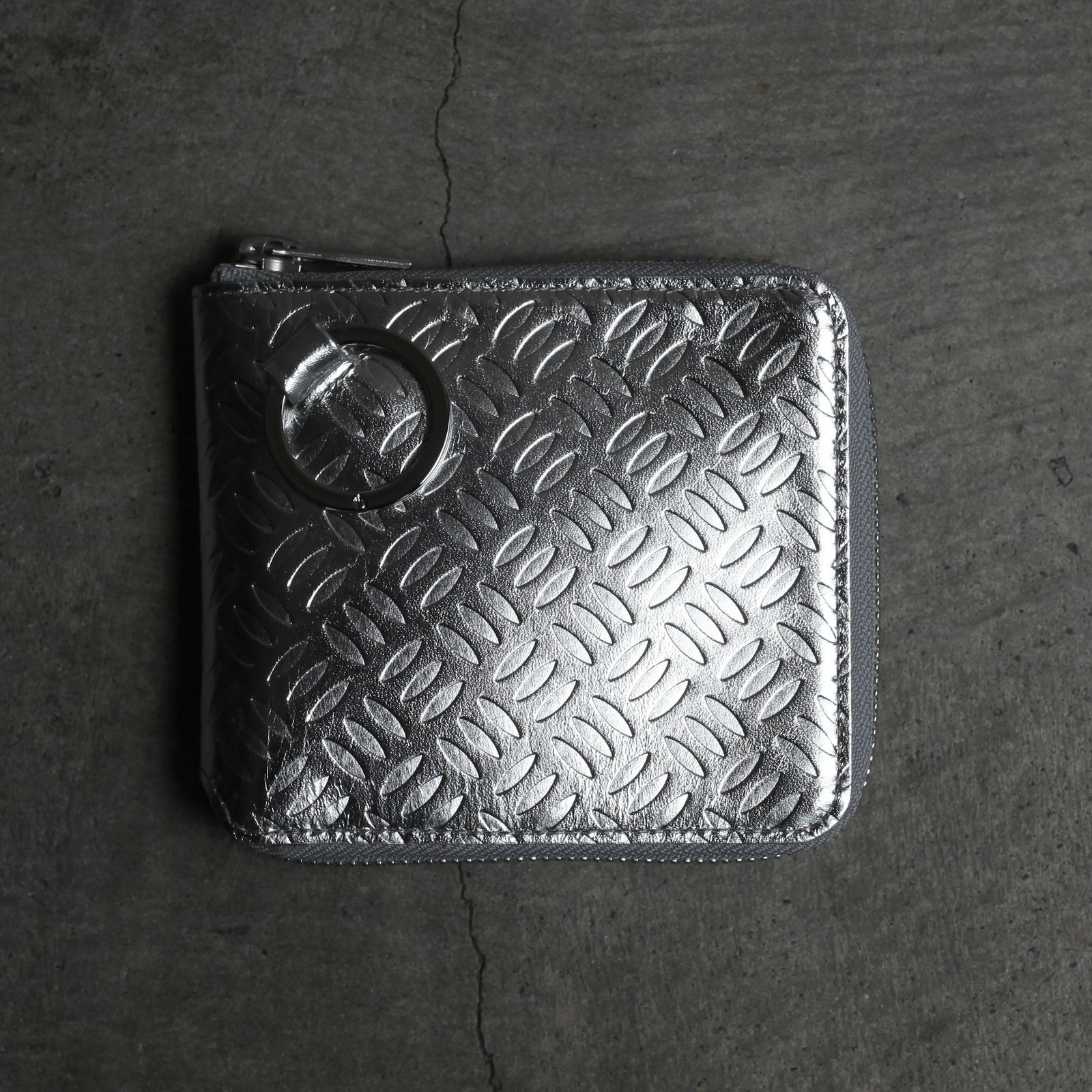 【残り一点】Embossed Zip Around Wallet