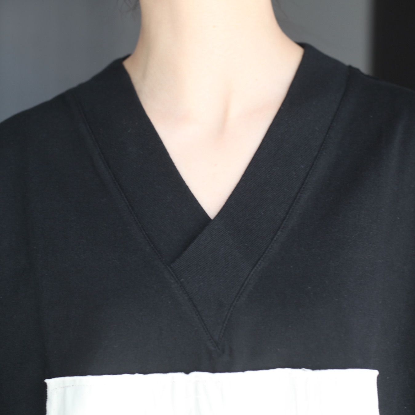 【残り一点】MBLプリントVネックTee