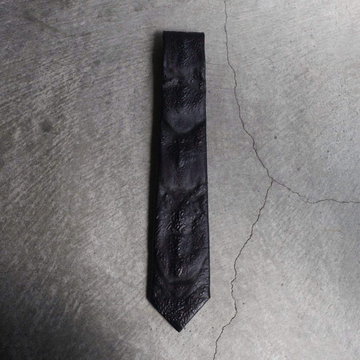 【残りわずか】Doragon Leather Tie