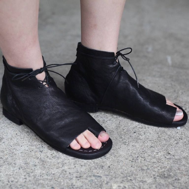 レザー種類 : WAXED HORSE(BLACK)
※商品ページ画像のレザー及び、仕様はサンプルとしてご覧ください。