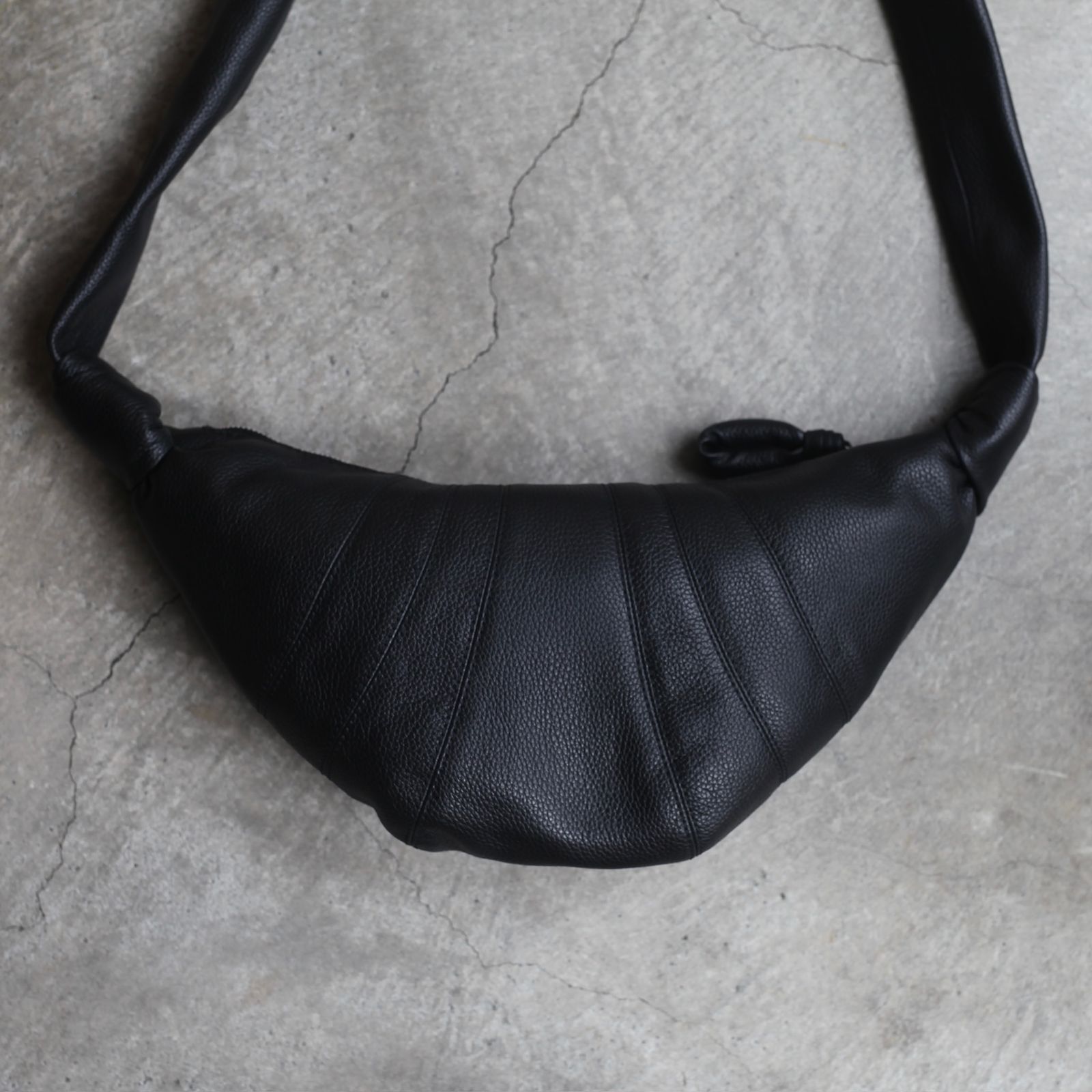 【残りわずか】Small Croissant Bag(COW LEATHER)