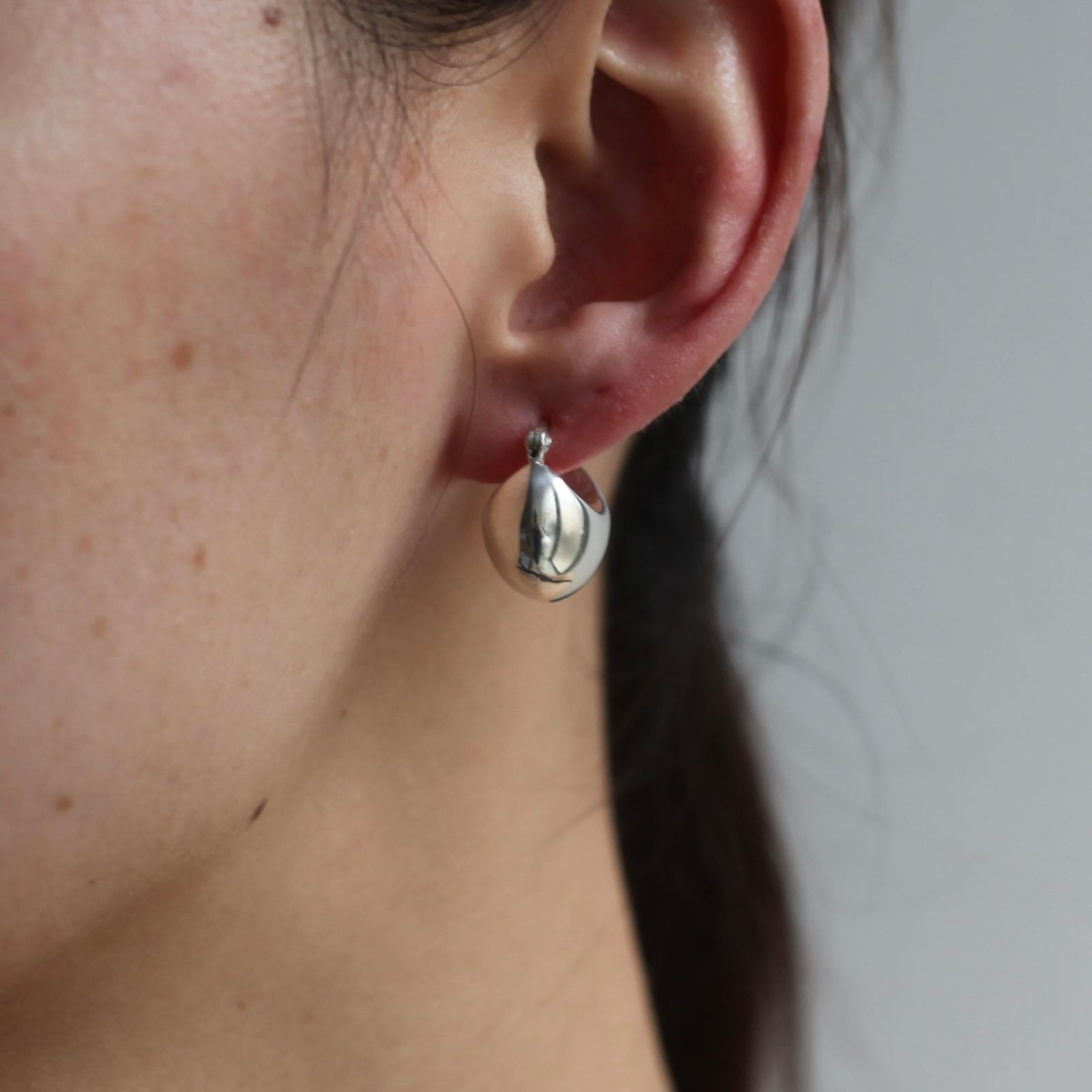 【残り一点】Plumpy Tear Drop Earrings(両耳用)