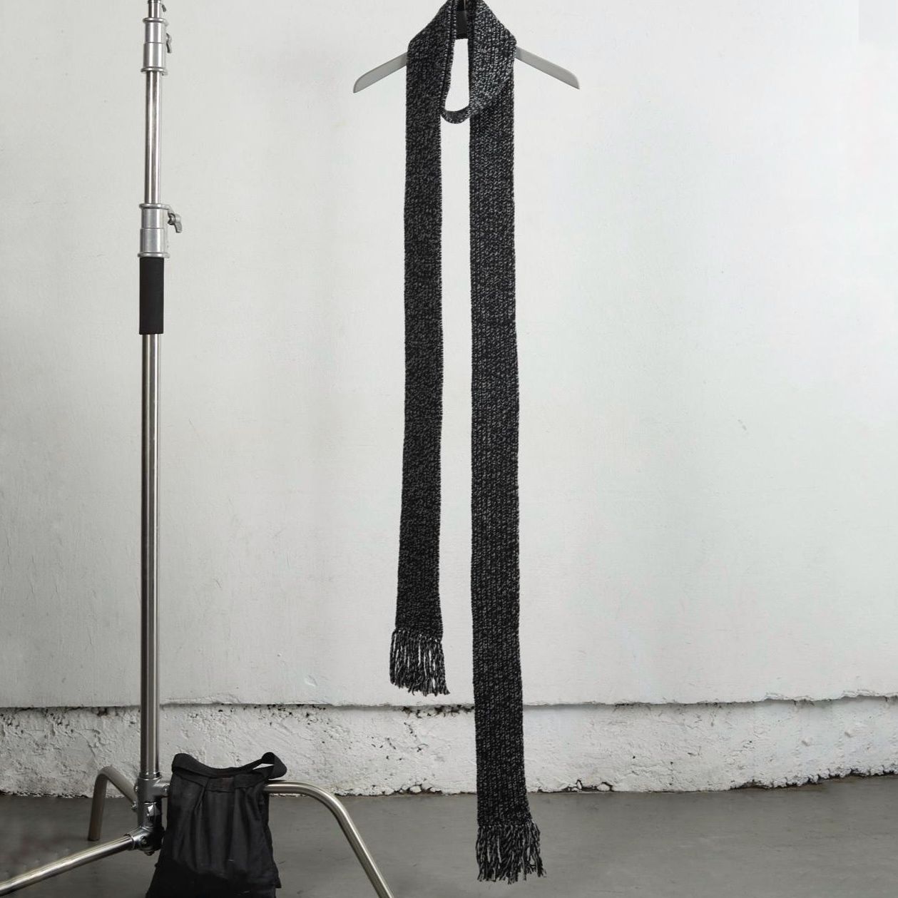 【残りわずか】Narrow Extra Long Muffler