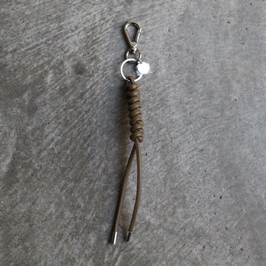 【残りわずか】Cristy Snakeknot Charm(STCOW)