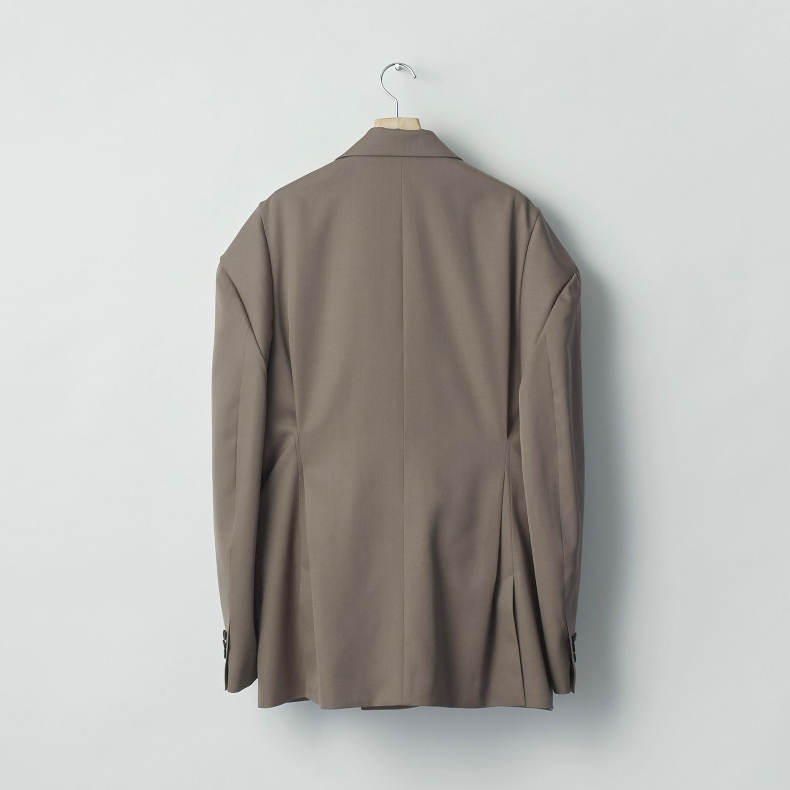 【残り一点】Deformed Shoulder Double Breasted Jacket(2/90 WOOL GABARDINE)