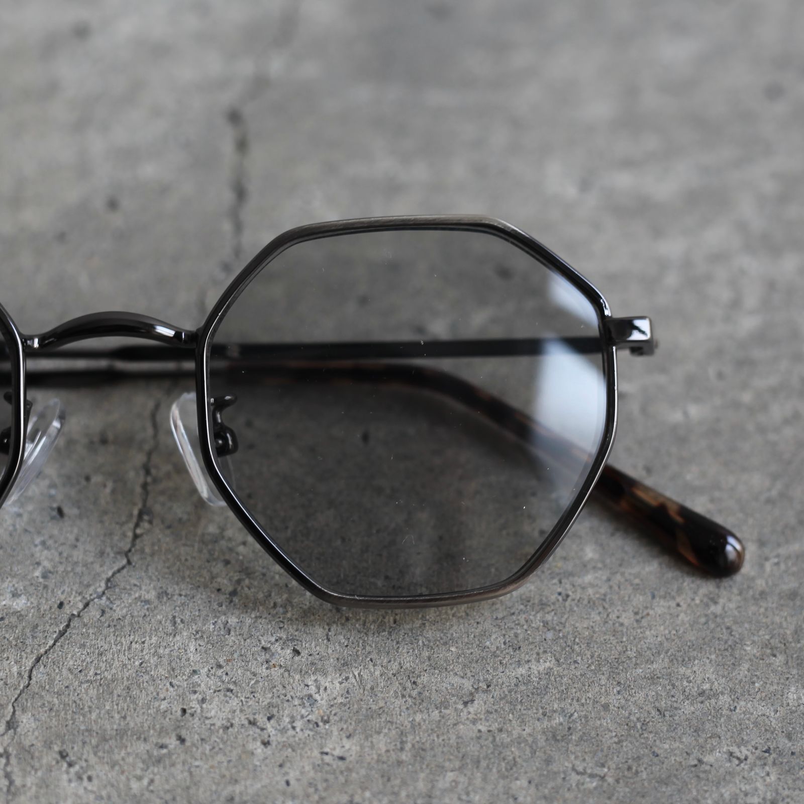 【残りわずか】LG Sunglass(LIGHT GREY)