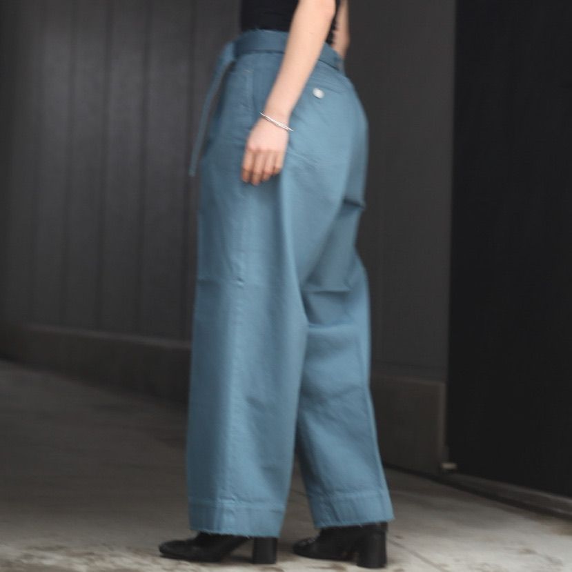 YOKE BELTED WIDE-LEGGED DENIM TROUSERS | www.causus.be