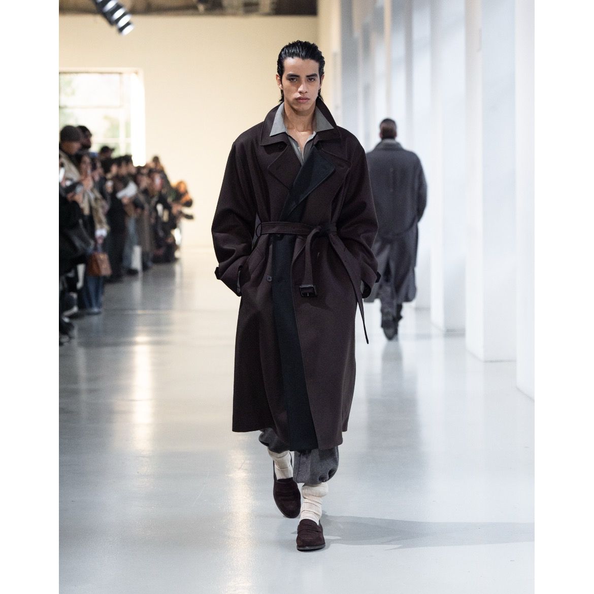【残りわずか】Double Lapeled Double Breasted Coat