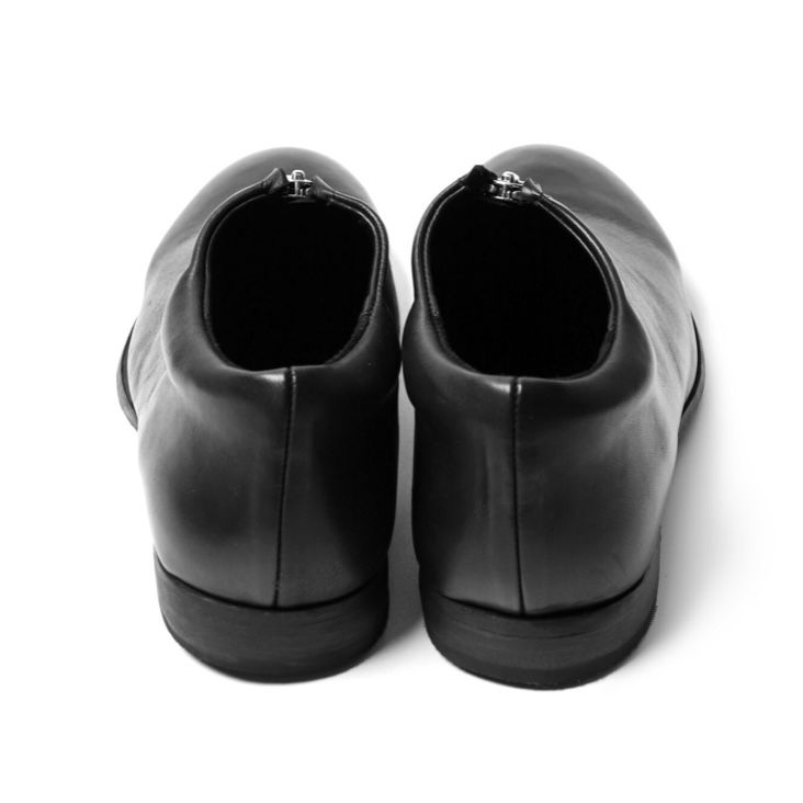 レザー種類 : HEATEDSHRINK COW(BLACK)
※商品ページ画像のレザー及び、仕様はサンプルとしてご覧ください。