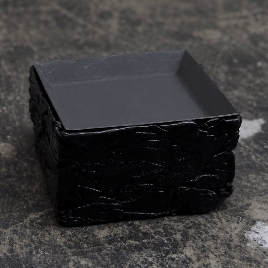 【お取り寄せ注文可能】Revive Leather Square Ash Tray