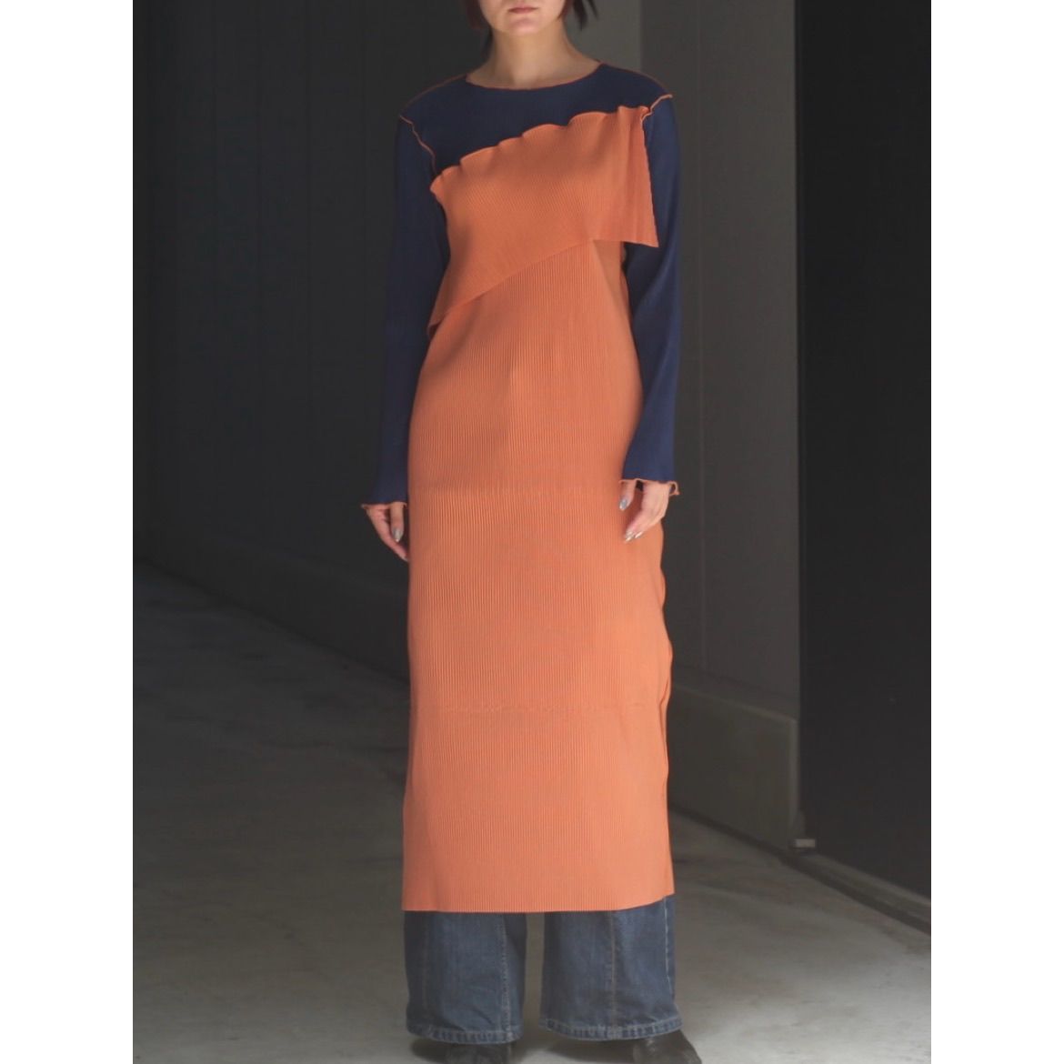【残り一点】Spiral Wave Long Sleeve Dress