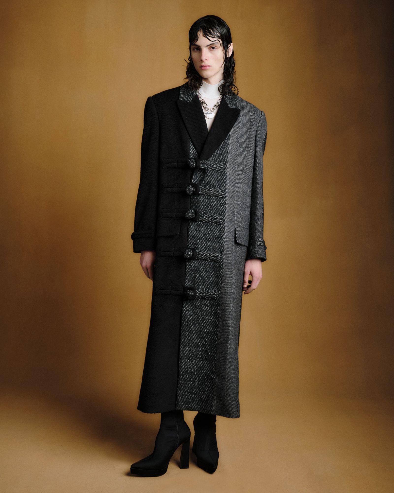 Feng Chen Wang フェンチェンワン　トレンチコート Feng Chen Wang DETACHABLE TRENCH COAT (KHAKI)の商品ページ