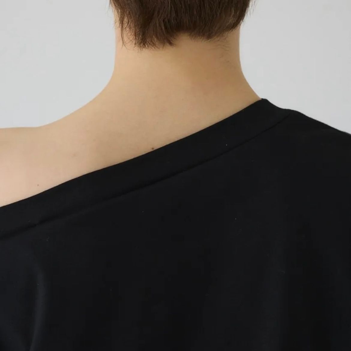【残り一点】Sleeve Tuck Cut Tops